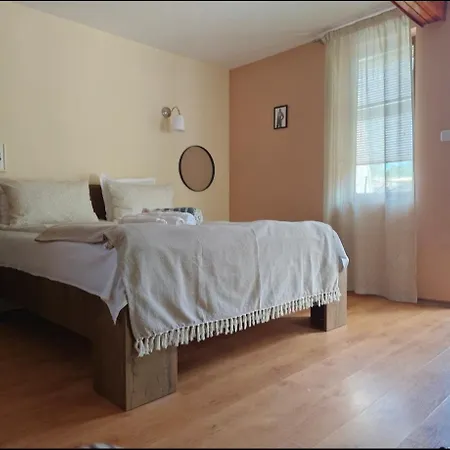 Bo's Place Hotel Saints Constantine and Helena