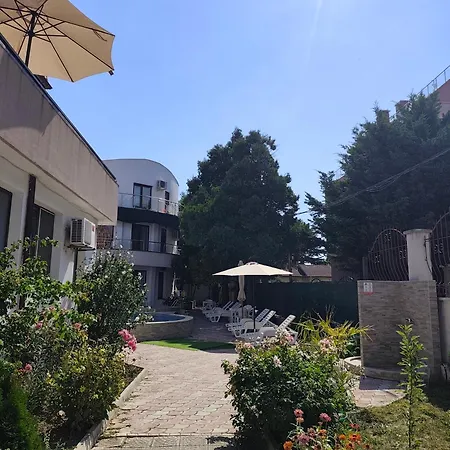 Bo's Place Hotel 3*