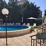 Hotel Bo's Place 3*