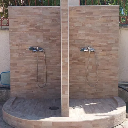 Bo's Place セインツ・コンスタンティン＆ヘレナ