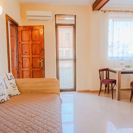 Bo's Place セインツ・コンスタンティン＆ヘレナ