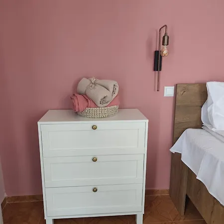 ホテル Bo's Place セインツ・コンスタンティン＆ヘレナ