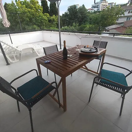 Bo's Place 3*