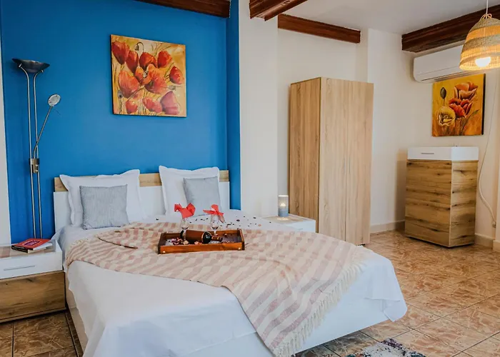 Bo's Place 3* Святые Константин и Елена