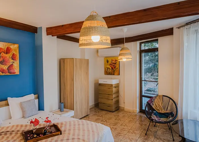 Отель Bo's Place 3*